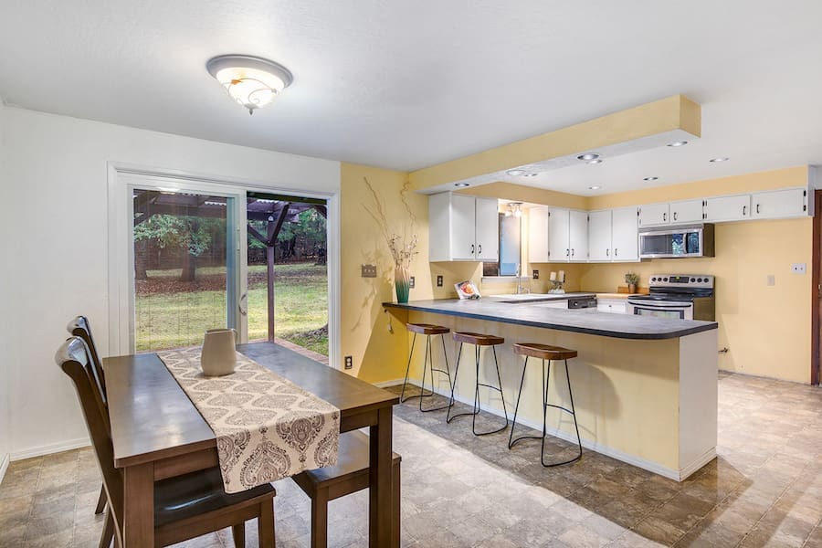 https://oregondreamsrealestate.com/wp-content/uploads/2021/01/125A5934.jpg