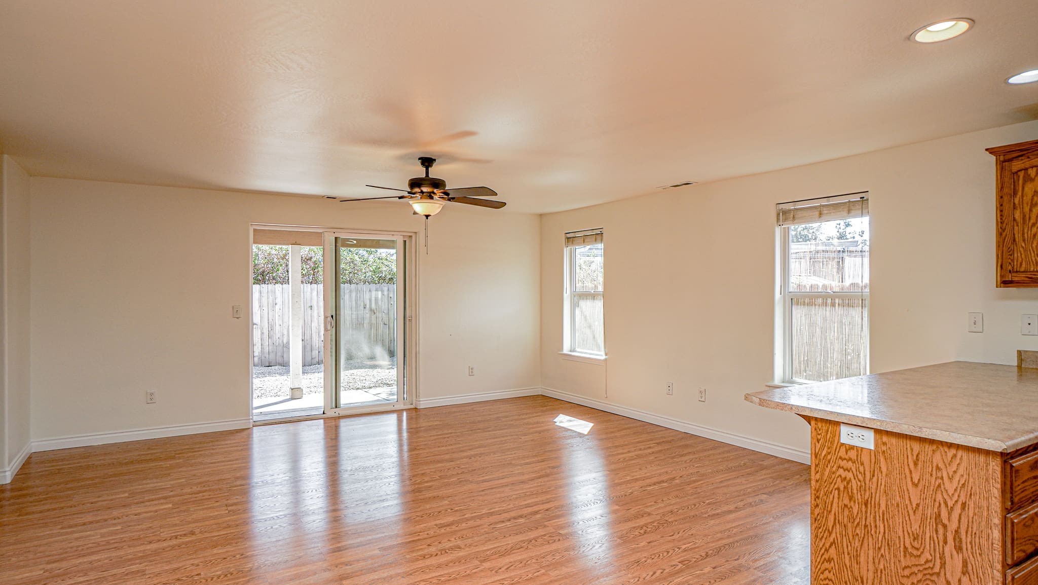 https://oregondreamsrealestate.com/wp-content/uploads/2022/04/DSC06219.jpg