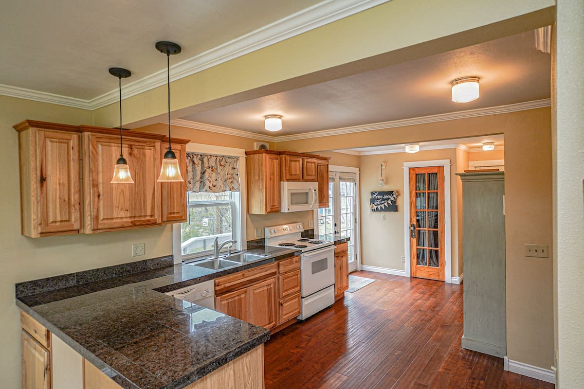 https://oregondreamsrealestate.com/wp-content/uploads/2022/05/DSC00326.jpg