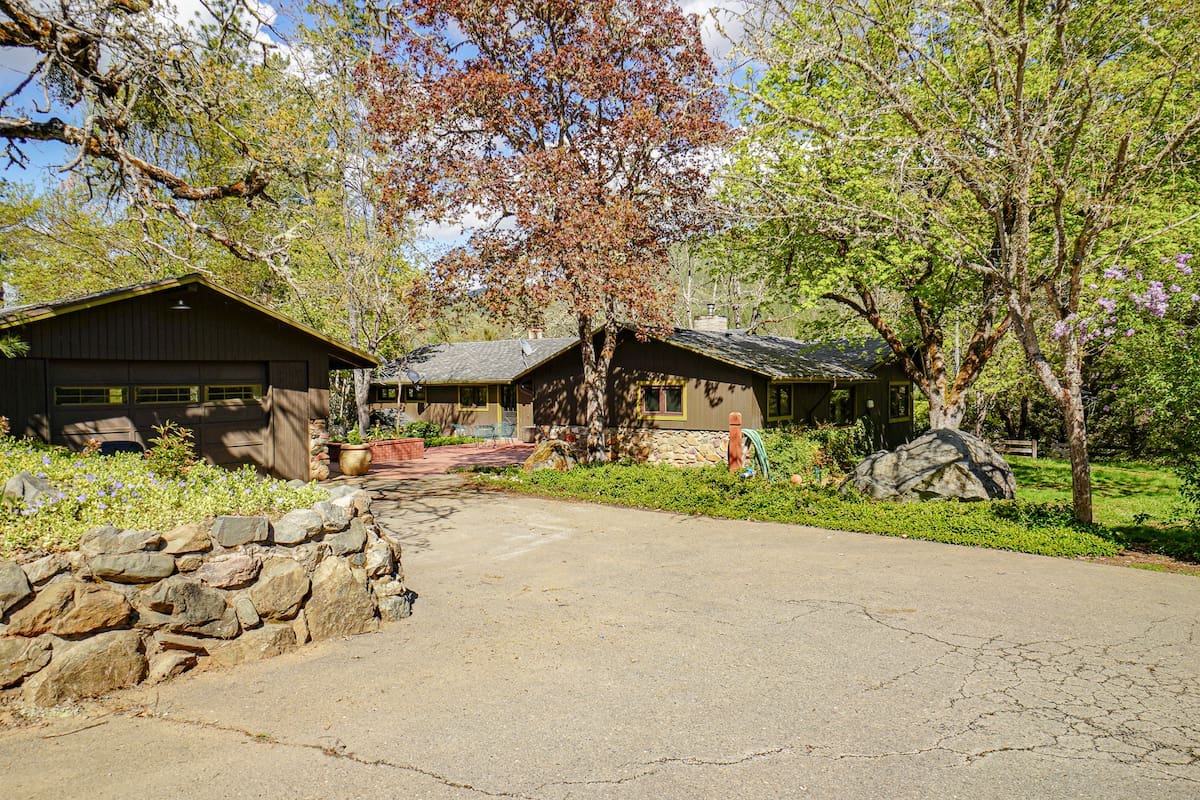 https://oregondreamsrealestate.com/wp-content/uploads/2022/05/DSC01833.jpg