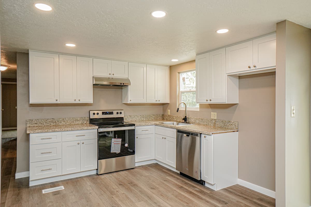 https://oregondreamsrealestate.com/wp-content/uploads/2022/05/DSC09627.jpg