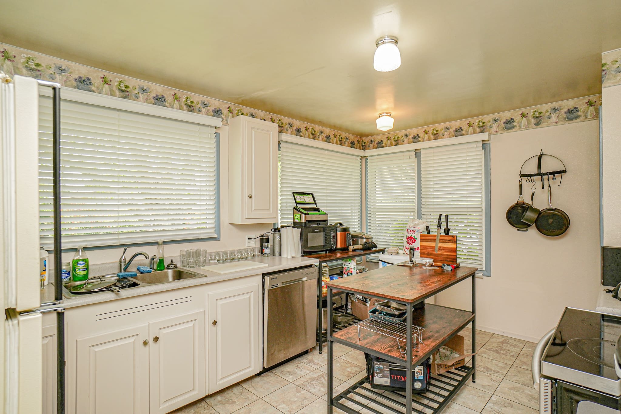 https://oregondreamsrealestate.com/wp-content/uploads/2022/06/DSC04067.jpg